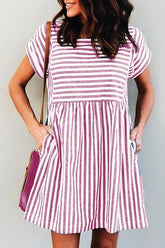Gestreiftes Minikleid mit kurzen Ärmeln und Taschen
